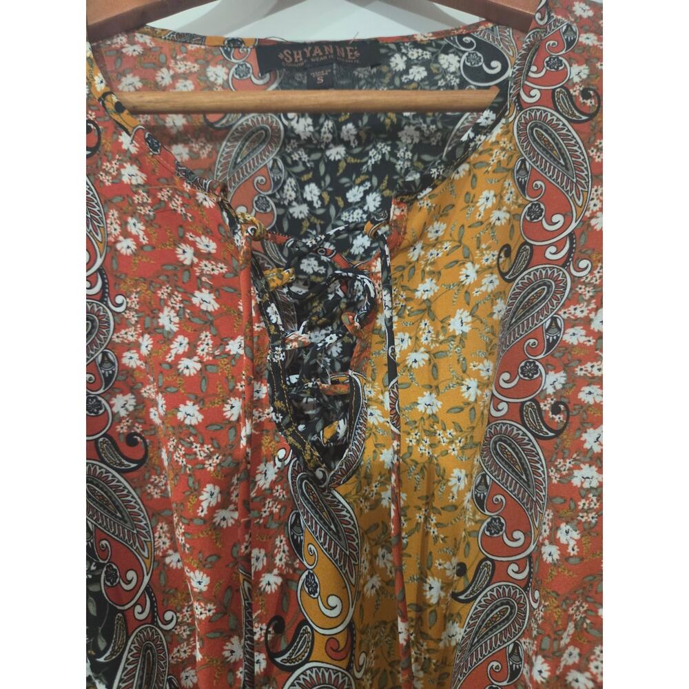 Shyanne Blouse - Picture 4 of 5